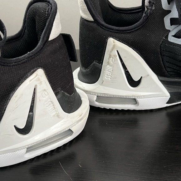 NIke‎ Lebron Witness 6 Men's Size 9  Basketball Shoes DO9843-002 - Picture 2 of 9